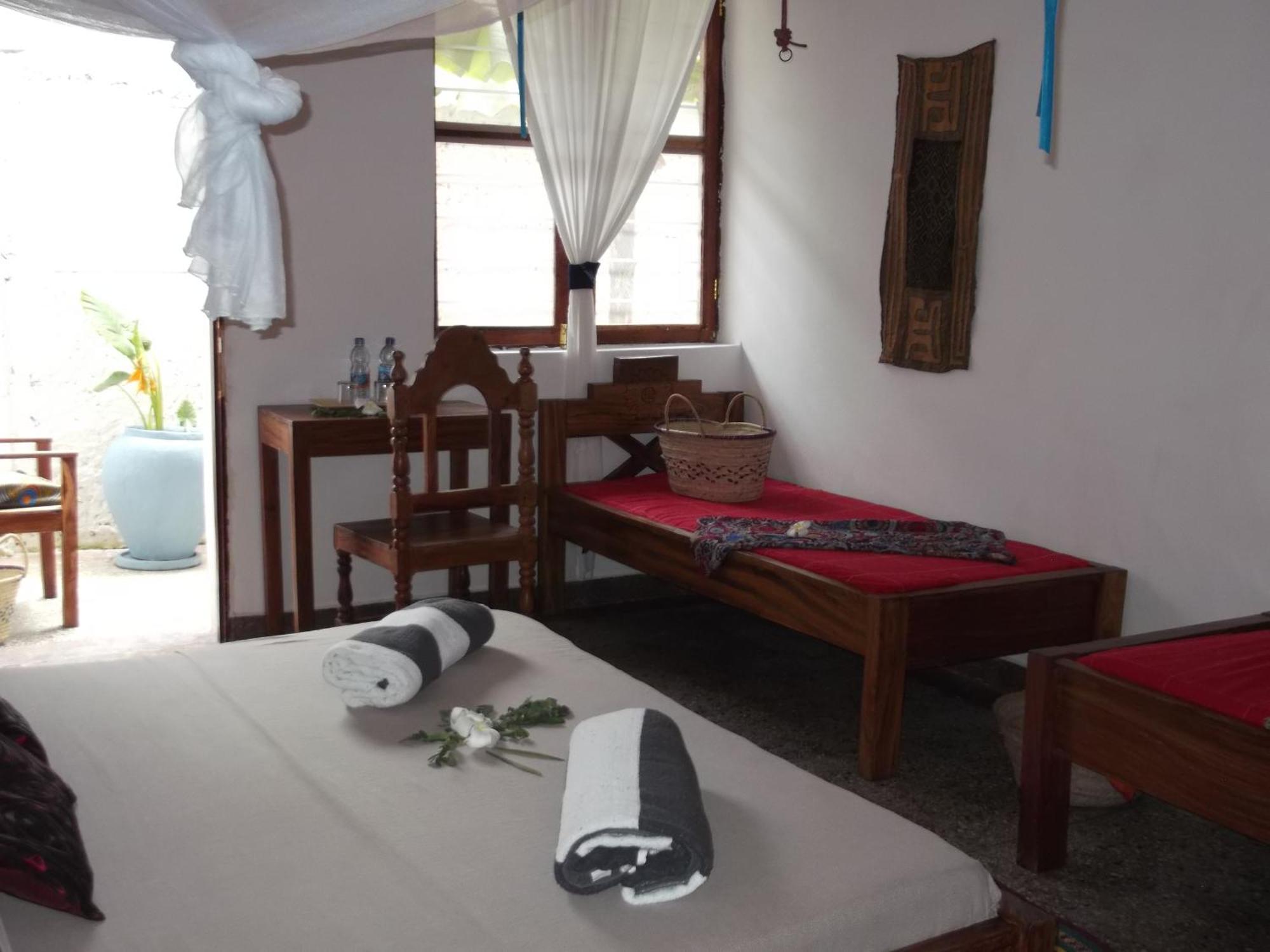 Kobe House Bed & Breakfast Jambiani  Room photo